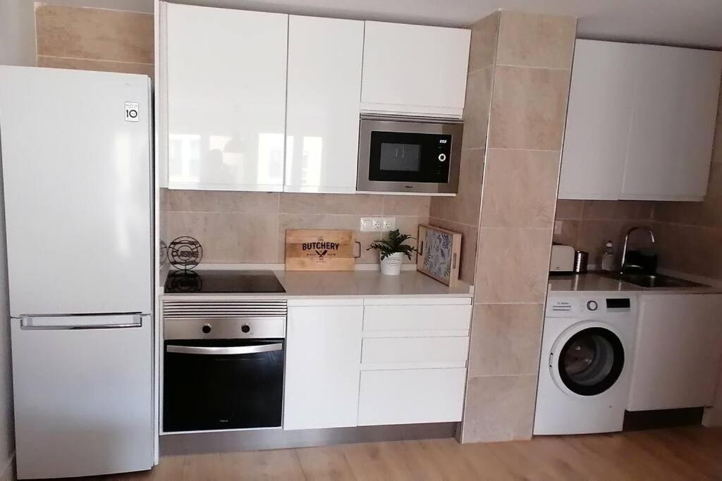El Palo Cosy, 200 M From The Beach Apartment Malaga Ngoại thất bức ảnh