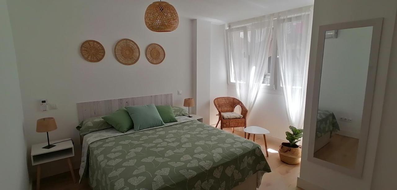 El Palo Cosy, 200 M From The Beach Apartment Malaga Ngoại thất bức ảnh